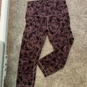 Lululemon Size 10 unique print ALIGN CROP